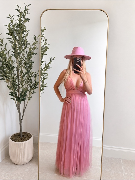 Dresses & Skirts - NWT Elegant Pink Dress